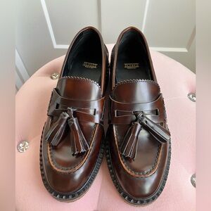 Closed Brown Leather Tassel Loafers